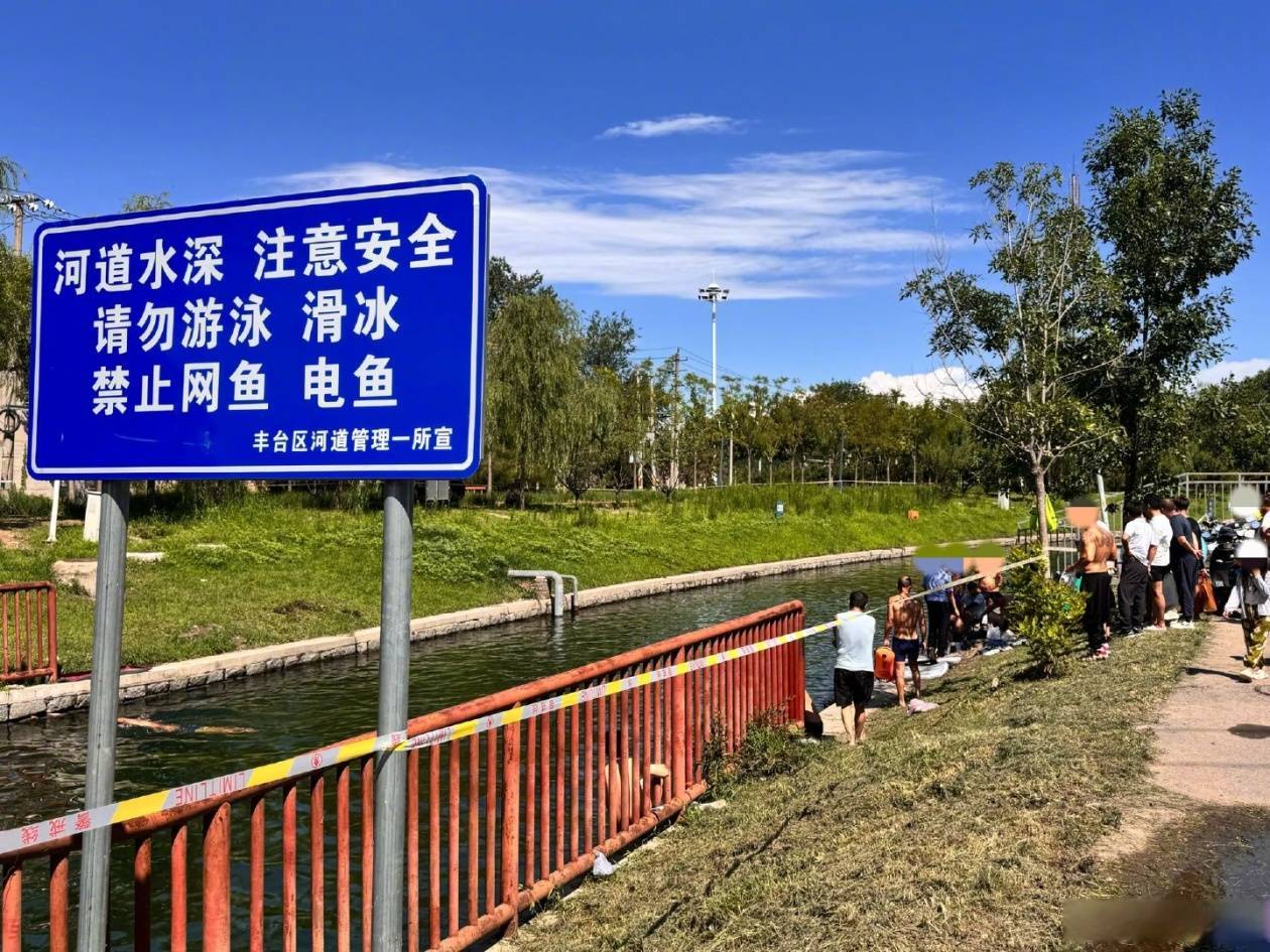 游泳场外新闻不断，话题热度爆表