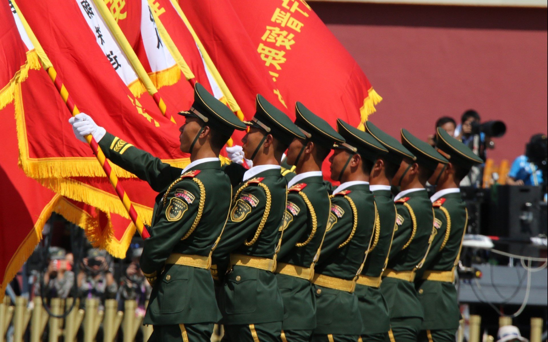 冷门与传奇，瑞典女篮单节奇迹与迪马利亚的岁月豪情